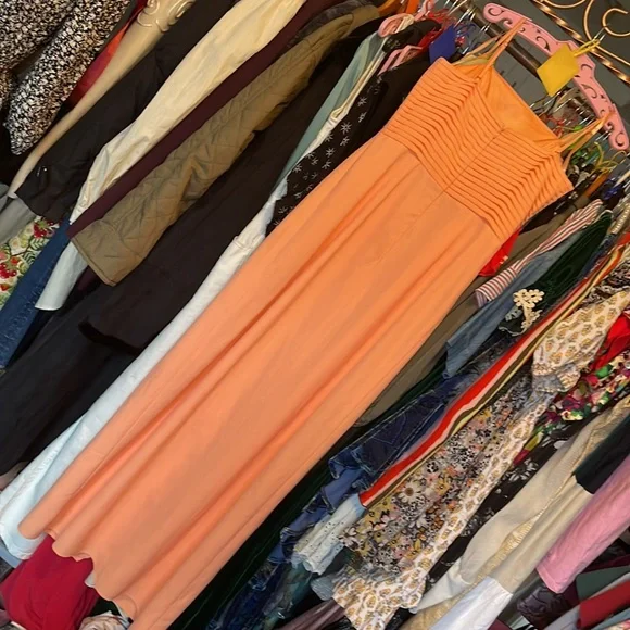 Gianni Bini Peach maxi formal Gown - Picture 11 of 13